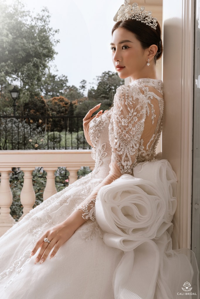 váy cưới tay dài