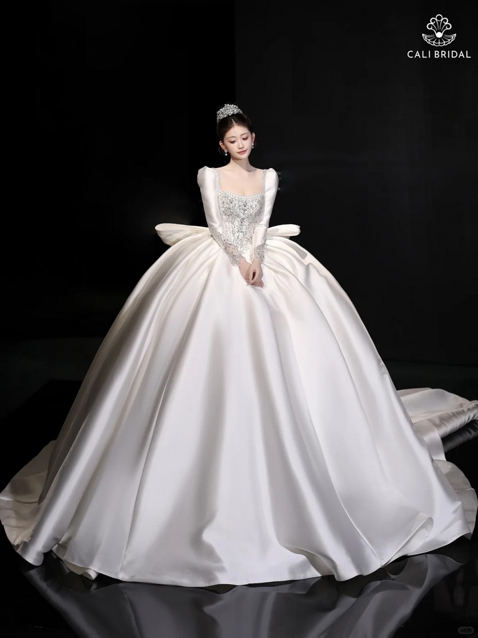 váy cưới tay dài